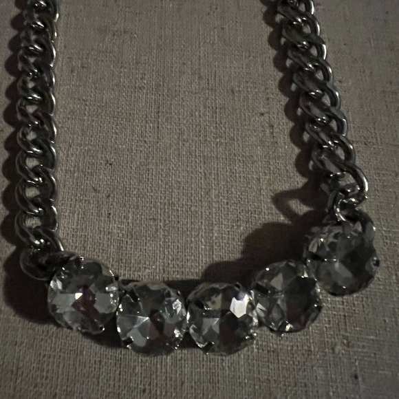 Elegant Silver Necklace with Clear Crystals - Picture 4 of 9